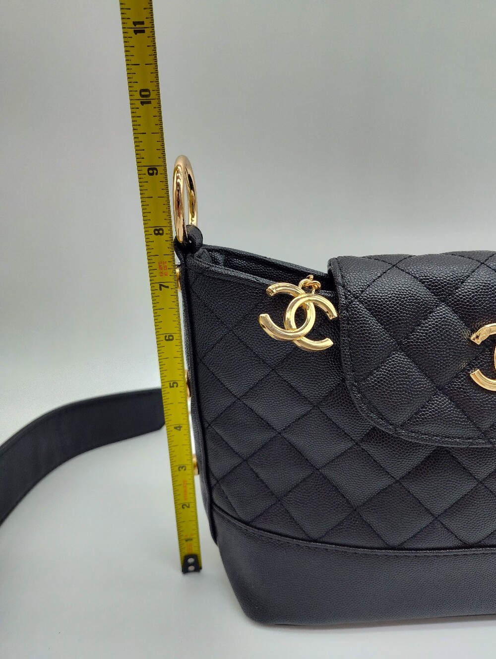 CHANEL BEAUTÉ Black Quilted Bag Gold CC Dual Strap Chain Crossbody NIP - Picture 12 of 16